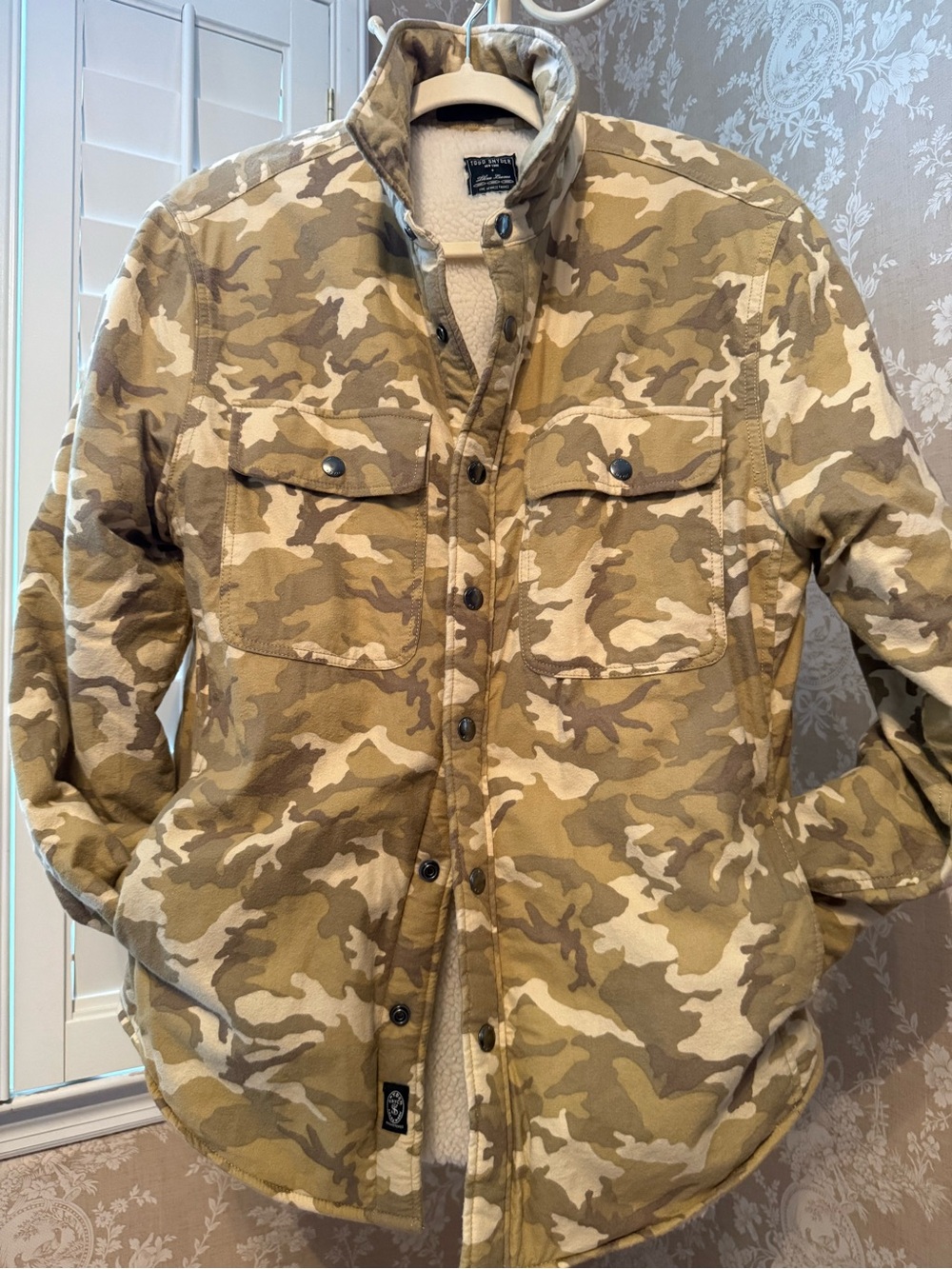Todd Snyder x Three Looms Men's Tan Camo Sherpa-Lined Button Jacket